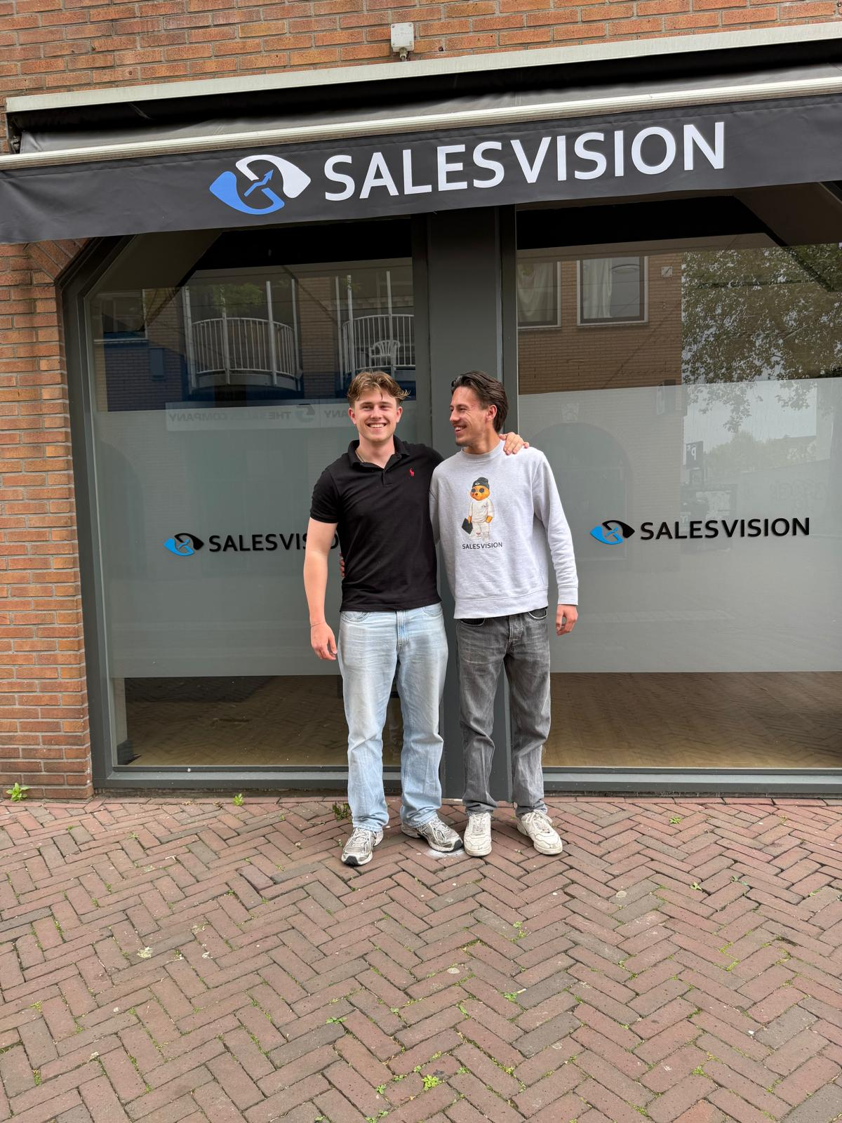 SalesVision-team voor het pand